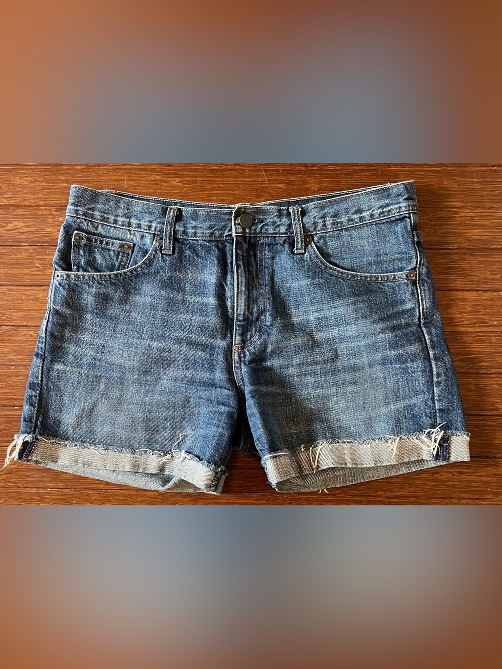 Gap Womens Sexy Boyfriend Blue Denim Jean Shorts Sz 27 R Inseam 4.5" Raw Hem